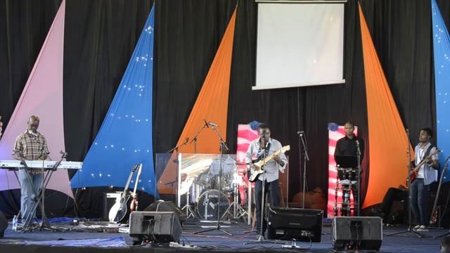 Praise in the City Emmanuel Mpao смотреть онлайн