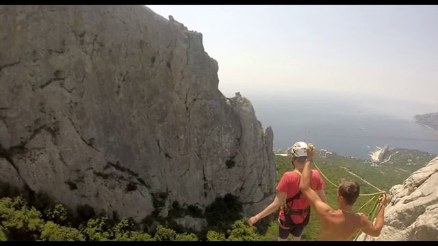Ильяс-кая прыжки с верёвкой в Крыму с командой Skyline смотреть онлайн