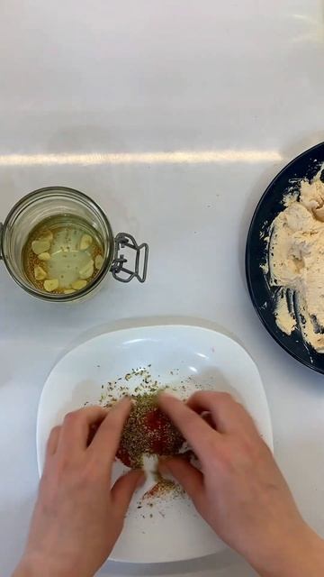 СЫР ЛАБНЕ #сыр #сырныешарики #сырнаязакуска #сыризряженки #лабне #творожныешарики