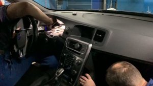 Замена моторчика печки на Вольво С60.