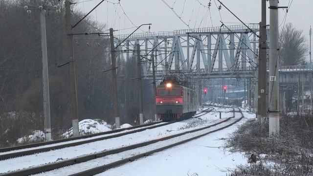 Сплотка электровозов ВЛ10У-1003, ВЛ10-1698, ВЛ10У-762 смотреть онлайн