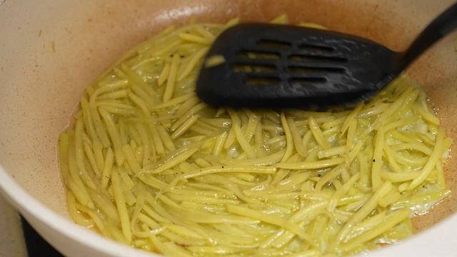 1 Kartoffel und 2 Eier! 10-minütiges schnelles Frühstücksrezept! Es schmeckt großartig! смотреть онлайн