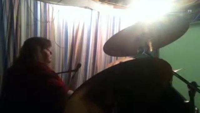 Me tryin to play the drums смотреть онлайн