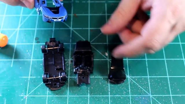 Matchbox Superfast BMW I8 Teardown смотреть онлайн