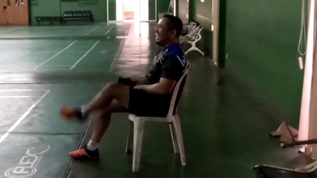 Video highlight turnamen badminton papa rock n'' roll, sing penting happy. смотреть онлайн