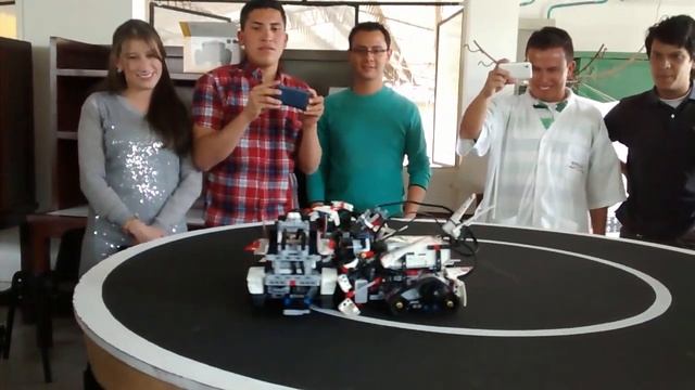 CONCURSO SUMO LEGO EV3: смотреть онлайн