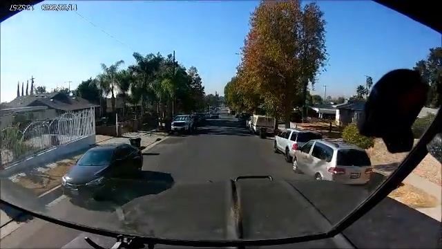 Driving military m923a1 or ANK MK38 In LA 5 tons of fun Military 6x6 смотреть онлайн