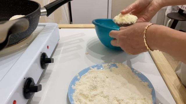 СЫРНИКИ И МАНТЫ// ЗАКУПКА// КУПИЛА НОГИ смотреть онлайн