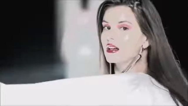 Angel e Alex Love Me Like You Do смотреть онлайн