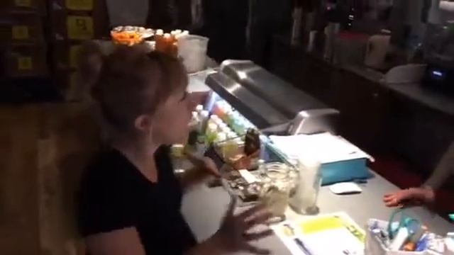 Tara's Nutrition Knowledge Bomb смотреть онлайн