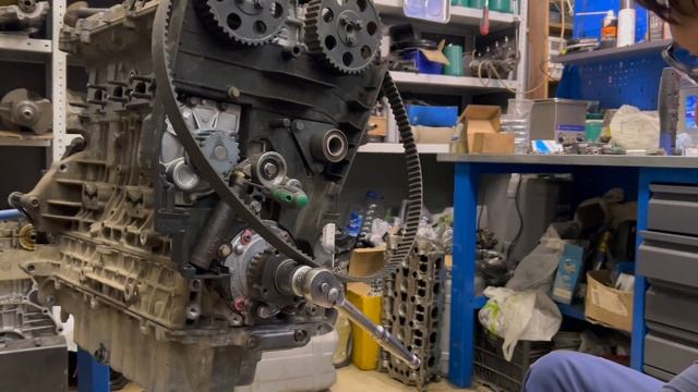 Установка ремня грм Вольво 850 - инструкция №4 по сборка мотора. смотреть онлайн