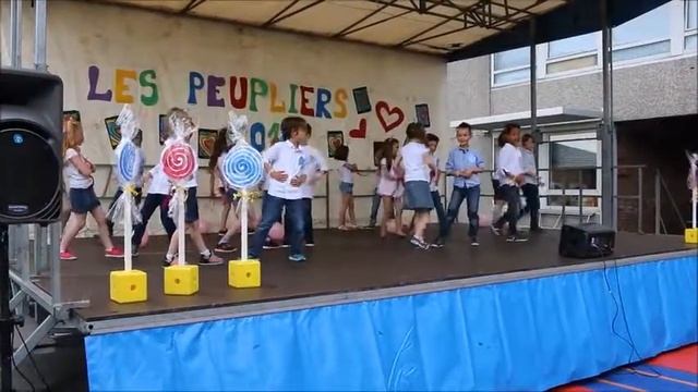 Danse de fin d'année des CP/CE1 de Mme Quenez juin 2016 смотреть онлайн