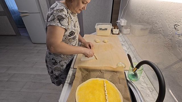 Пеку пирог смотреть онлайн