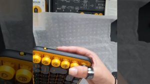 Клавиатура беспроводная Logitech POP Keys Blast Yellow и Мышь беспроводная Logitech POP Blast Yello