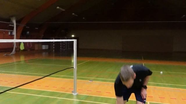 SPIN SERVE - Badminton Tutorial смотреть онлайн