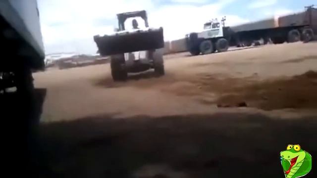 Трактора! Неловкие смешные моменты! смотреть онлайн