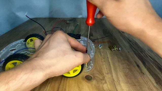 Сборка шасси для Raspberry Pi / Arduino смотреть онлайн