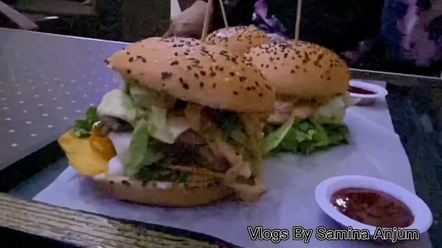 Best Burger In Gulistan e Jauhar Karachi women empowerment / KRUSTY BUNS Fried Bird Burger& Tex Mex смотреть онлайн