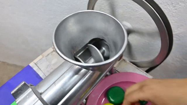 EXPERIMENT COLORFUL MARSHMALLOW VS MEAT GRINDER