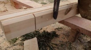 Как правильно запилить чашы на брусе в пол бревна.