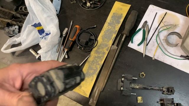 Замена ограничителя открывания двери на VOLVO S60. смотреть онлайн