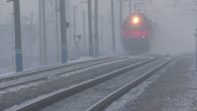 Поезда России на ЖД-платформе "Белые Росы" в Красноярске | Железная дорога в Сибири смотреть онлайн