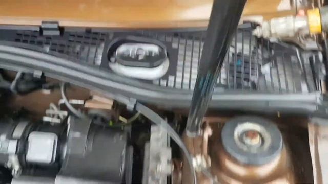 Dacia Duster 2015 windshield not draining under wipers water getting into car footwell wet carpet смотреть онлайн
