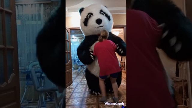 Панда Пончик с огромным удовольствием поздравил Юлечку с Днём рождения!!! 😍🥰😘