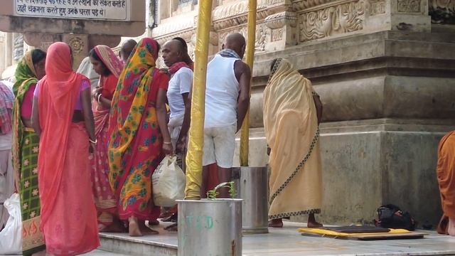 MAHABODHI TEMPLE | TOURIST GUIDE FAKE MONK PART 2 смотреть онлайн