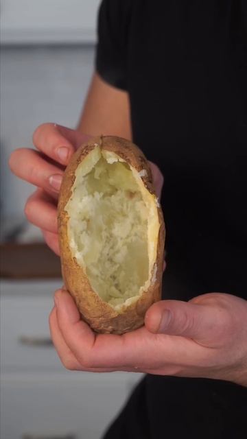 20 Minute Loaded Baked Potato | The Golden Balance смотреть онлайн