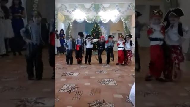 Разбойники танцуют смотреть онлайн