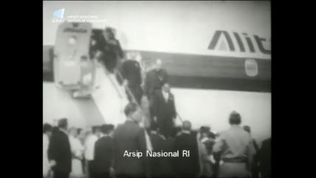 #ArsipHariIni, 3 Desember 1970. Kunjungan Sri Paulus VI ke Indonesia. смотреть онлайн