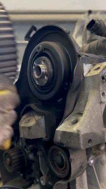 Разборка дизельного мотора Вольво часть 1 смотреть онлайн