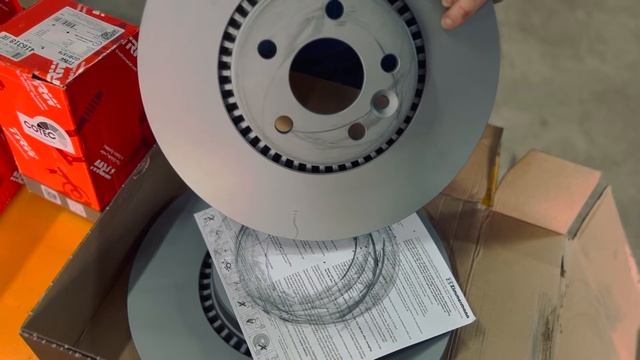 Какие тормозные диски/колодки мы ставим на Вольво? смотреть онлайн