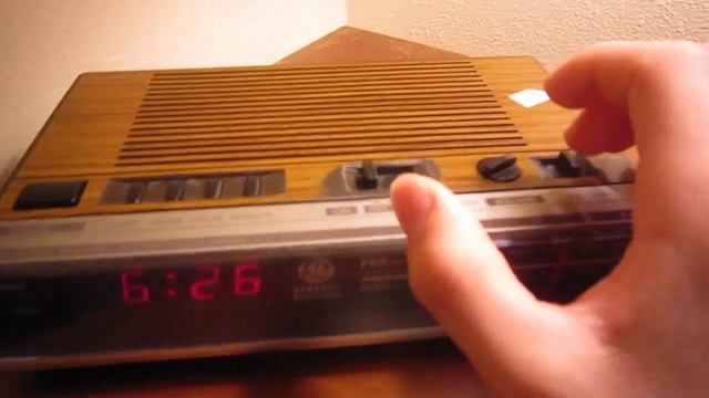 Vintage 1970s general electric model alarm clock radio model 7-4624 demo смотреть онлайн