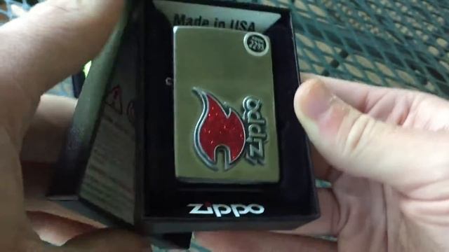 New Zippos - Neon Yellow and Zippo Red Flame (28887 and 28847) смотреть онлайн