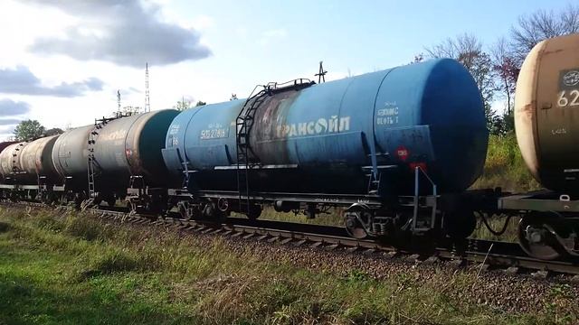 Тепловоз 3ТЭ10УК-0078 с грузовым поездом смотреть онлайн