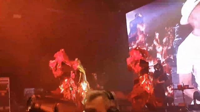 BABYMETAL - WORLD TOUR 2023 - METALI!! [incomplete, Momoko & Moa close] (01.12.2023 Offenbach) смотреть онлайн