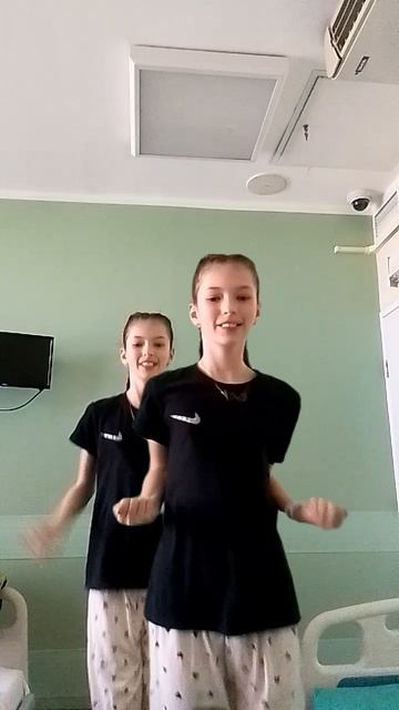 мне не с кем снимать 😜 смотреть онлайн