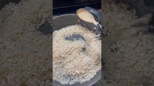 Risotto alla milanese! #zafferano #risocarnaroli #comfortfood #primipiatti смотреть онлайн