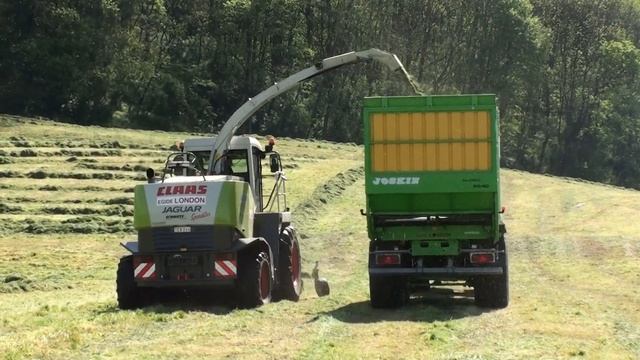 Gras Hakselen 2012 : Egide London in Sippenaeken met Claas Jaguar 900 en John Deere 7710 смотреть онлайн