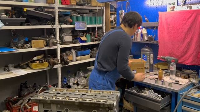 Установка гбц и распредвалов Вольво 850 - инструкция №3 по сборка мотора. смотреть онлайн