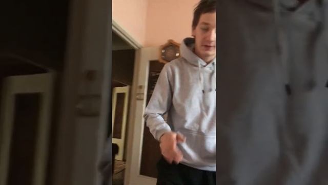 Выпустил свои брендовые худи теперь рекламирую . Закажешь мне худи и будешь на стиле как и я смотреть онлайн
