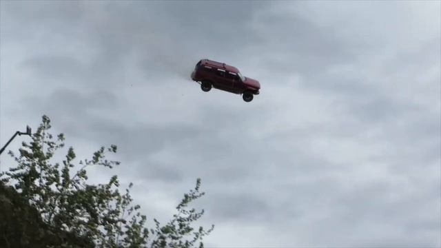 She jumped the train смотреть онлайн