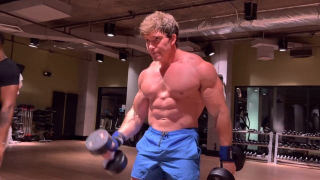 Hammer Curl смотреть онлайн