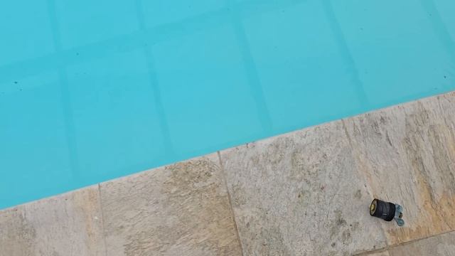 This pool is losing 1.5 CM in 24 HOURS! Nobody knows where the water is going! смотреть онлайн