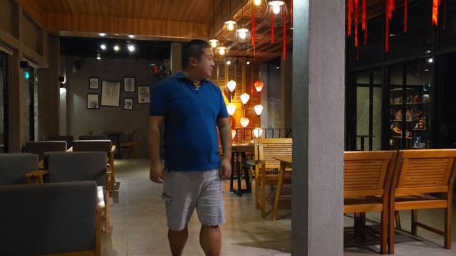 Марс Хартдеген в кофейне Кэм Кофейня