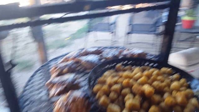 Tater tots and chicken on a gabby grills Santa Maria bbq attachment. смотреть онлайн