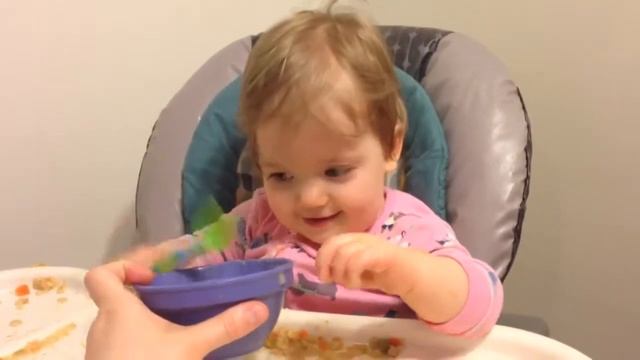 Henderson eating apple sauce смотреть онлайн