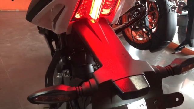 KTM RC 125 VS Yamaha R15 V3 | Detailed comparision смотреть онлайн